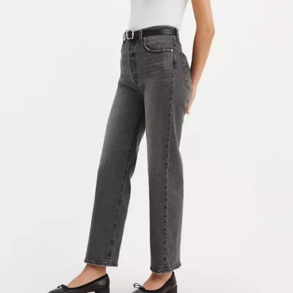 Ribcage Straight Ankle Women's Jeans in Well-Worn Black